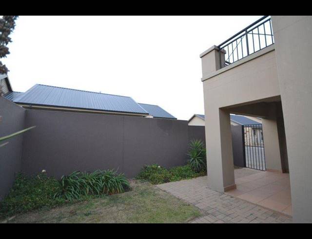 3 BEDROOM TOWNHOUSE FOR SALE IN MEYERSDAL NATURE ESTATE
